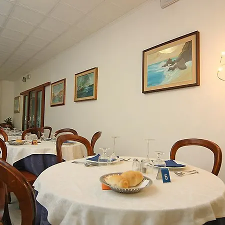 Hotel Lucciola 3*
